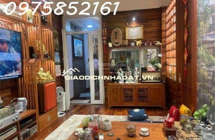 Những bước quan trọng bao gồm dọn dẹp gọn gàng, mở rộng góc quay và thiết lập ánh sáng tối ưu.
